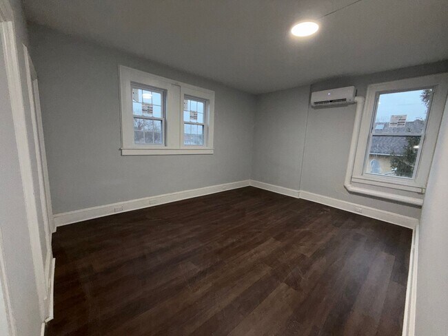 Foto del edificio - 226 E Winona Ave