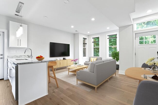 Building Photo - Federal-style Trinidad home near Union Mar...