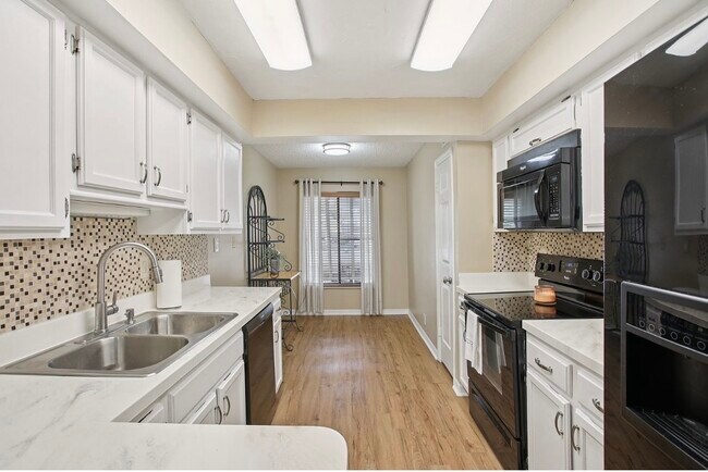 Foto del edificio - 7300 Sunshine Skyway Ln S