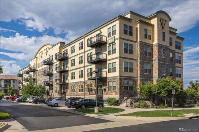 Foto del edificio - Stunning 2 bed/2 bath Condo With Mountain ...