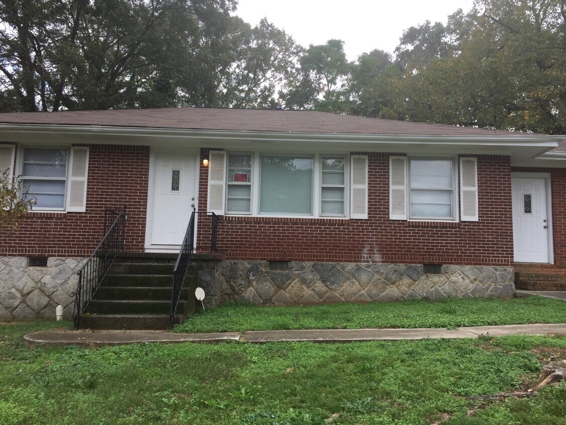 Primary Photo - 843 Springvalley Dr
