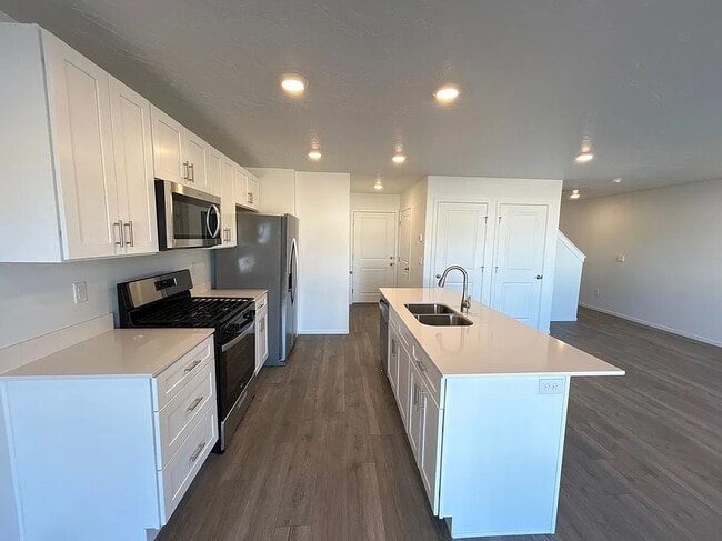 Foto del edificio - 2974 W Graham Lp