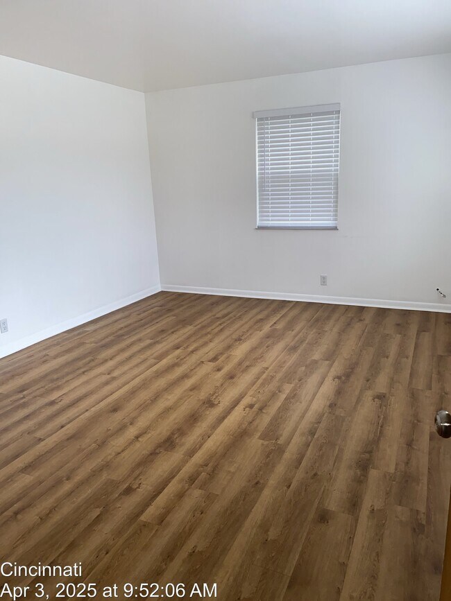 Building Photo - 4947 Charlemar Dr