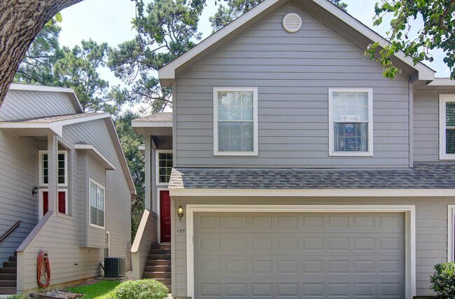 Building Photo - 127 N Villa Oaks Dr