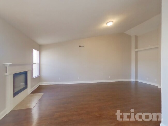 Building Photo - 20131 Marie Ct