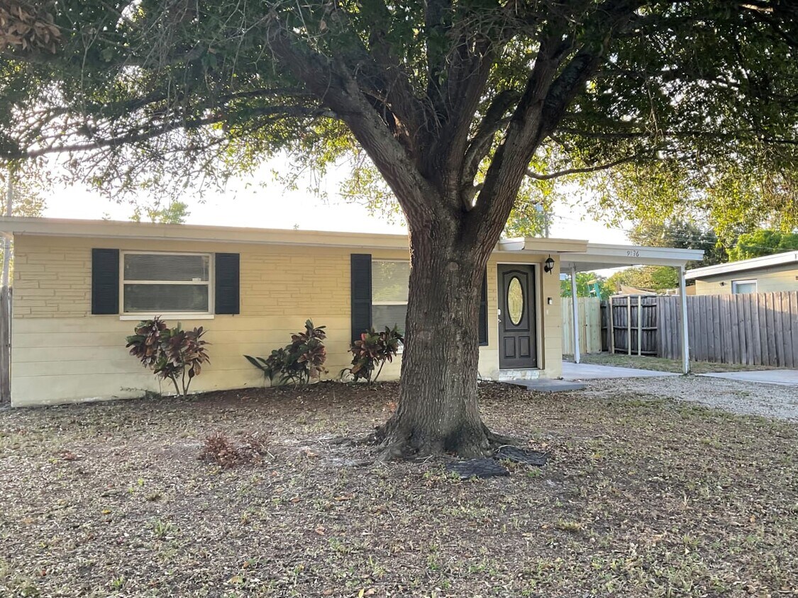 9136 82nd St House Rental in Seminole, FL