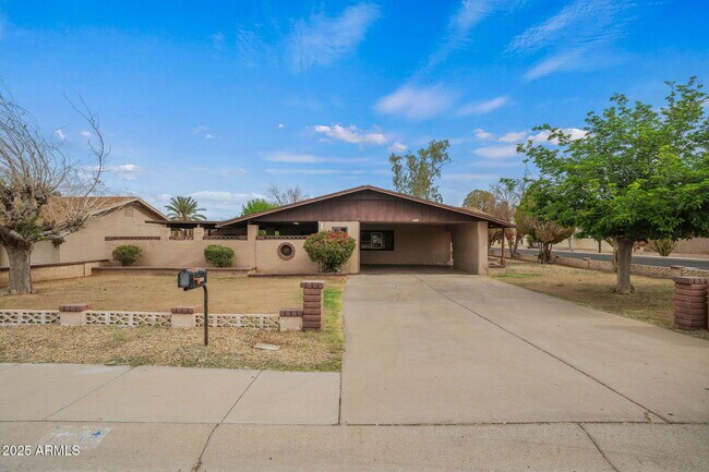 Foto del edificio - 2534 E Randall Dr