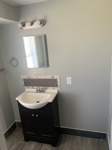 BATHROOM - 4281 Saint Francis Dr