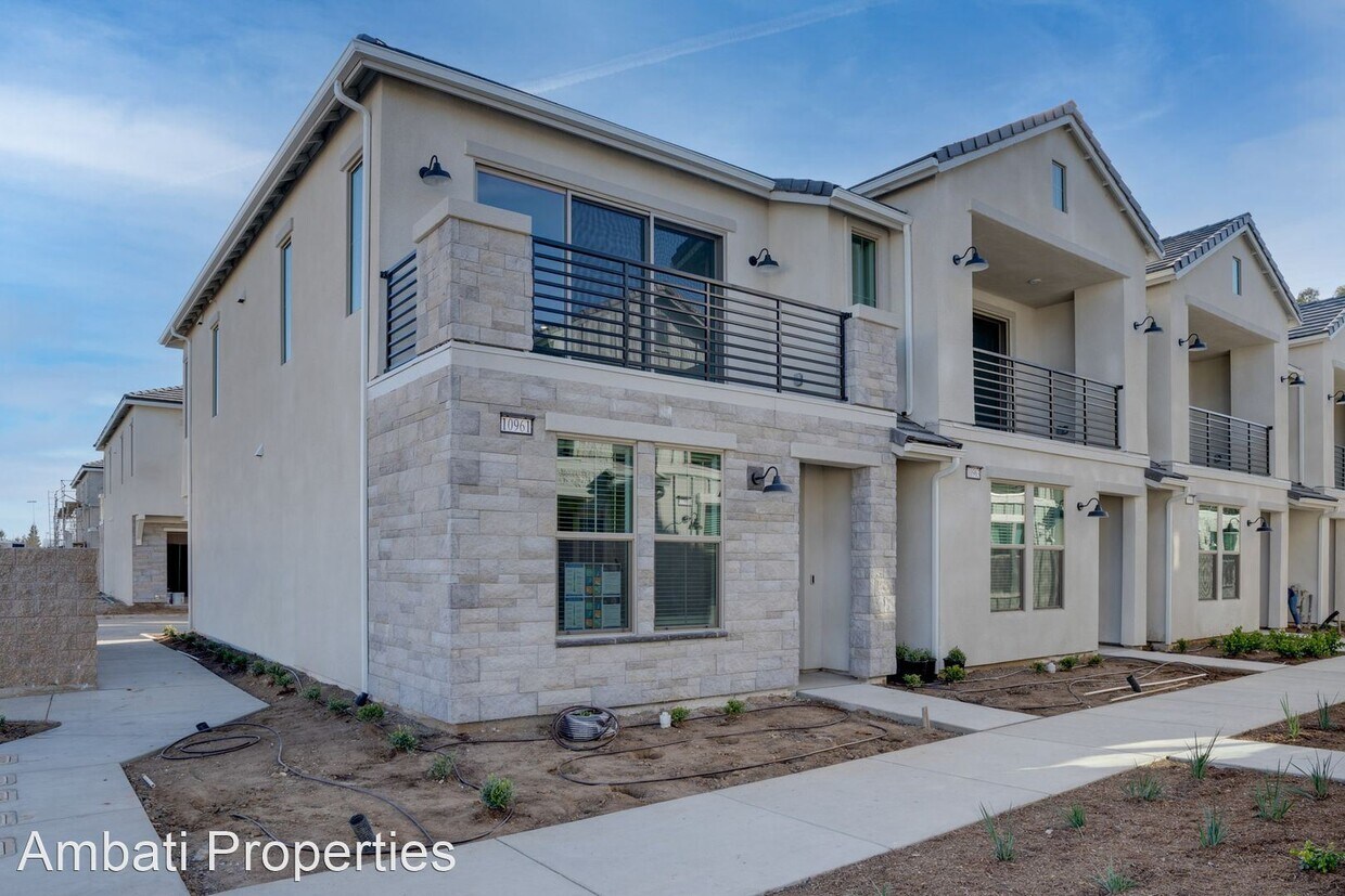 Foto principal - 2 br, 2 bath House - 10961 Blackberry Dr.