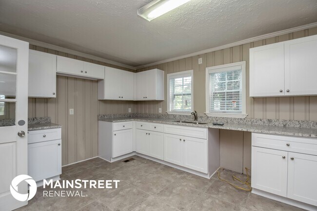Building Photo - 6394 Waikiki Way