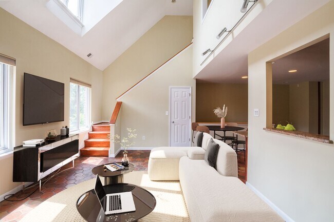 Foto del edificio - Beautiful Three Bedroom in Washington Square West