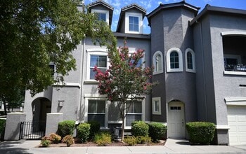 Building Photo - 5542 Tares Cir