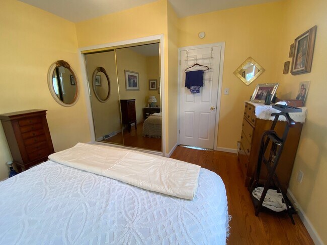 Main Bedroom - 7 Central Ave