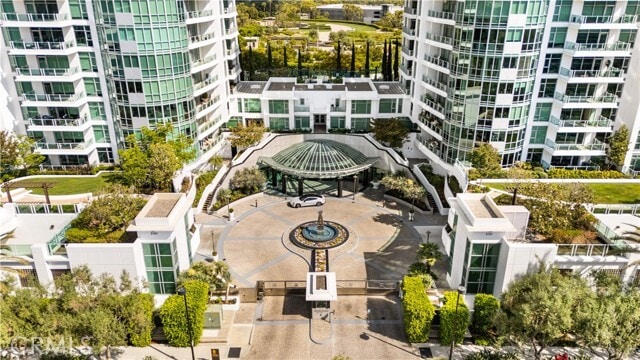 Foto del edificio - 3131 Michelson Dr