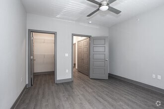 2BR, 2BA - 1112 SF - Cyan Southcreek