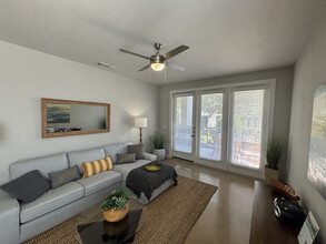 Building Photo - 4300 Cromwell Dr