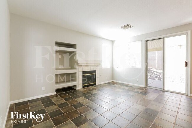 Foto del edificio - 3337 N Hidden Ridge St