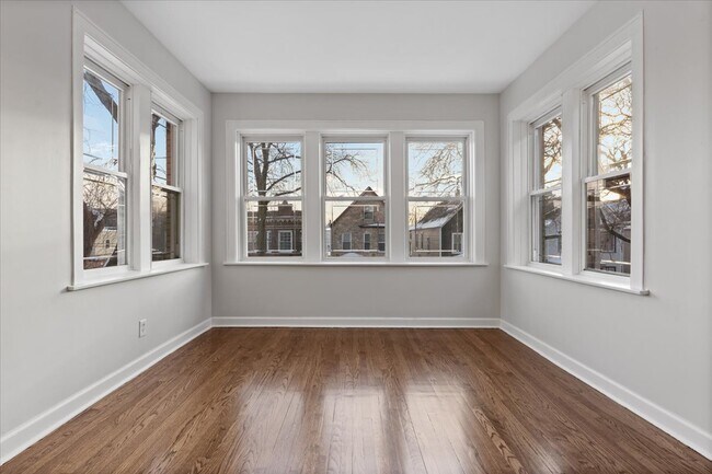 Foto del edificio - 2338 N Avers Ave