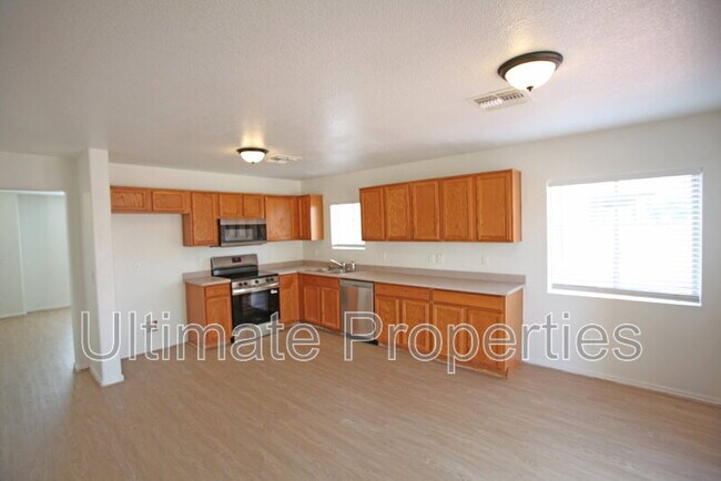 Foto del edificio - 8310 W Watkins St