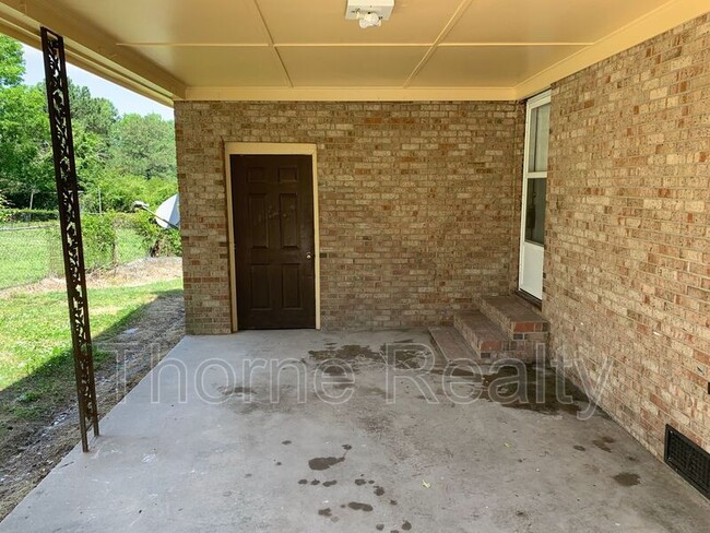 Building Photo - 112 Cane Dr