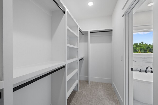 Foto del edificio - 2026 Grace Johns Cir