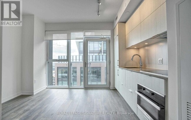 Building Photo - 20 Richardson St