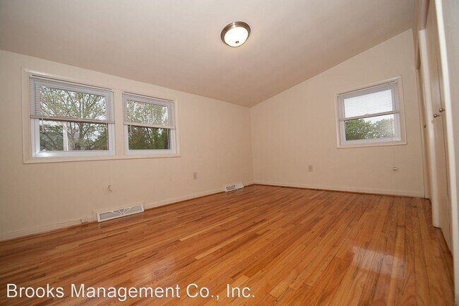 Foto del edificio - 2432-2434 Everton Rd
