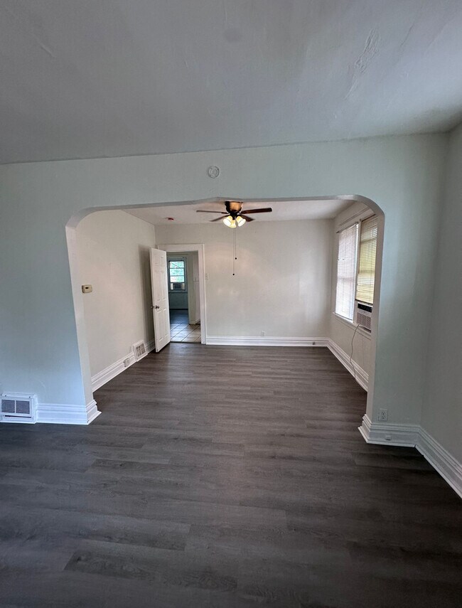 Foto del edificio - 4914 Alcott Ave