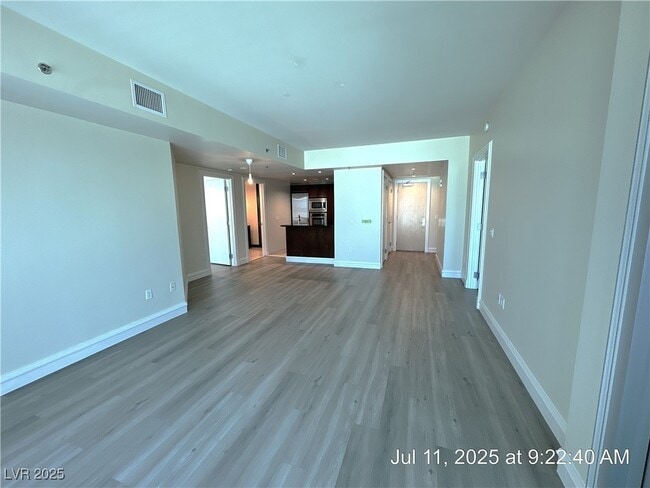 Building Photo - 2700 S Las Vegas Blvd