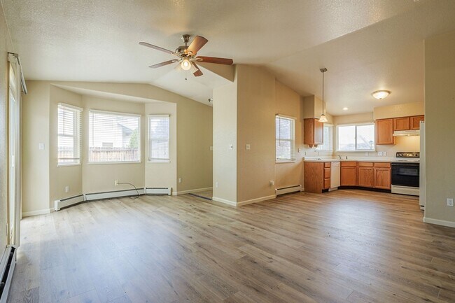 Building Photo - 431 Countryside Ln