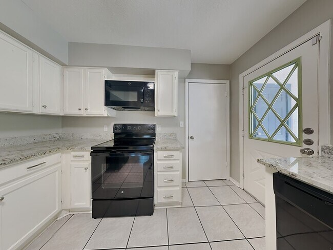 Foto del edificio - 22902 Summer Green Ln