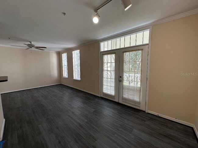 Building Photo - 1 Bedroom Top Floor Condo at Siena in Cele...