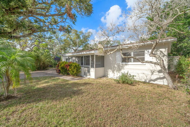 Building Photo - COMING SOON! Home For Rent in Gulfport!