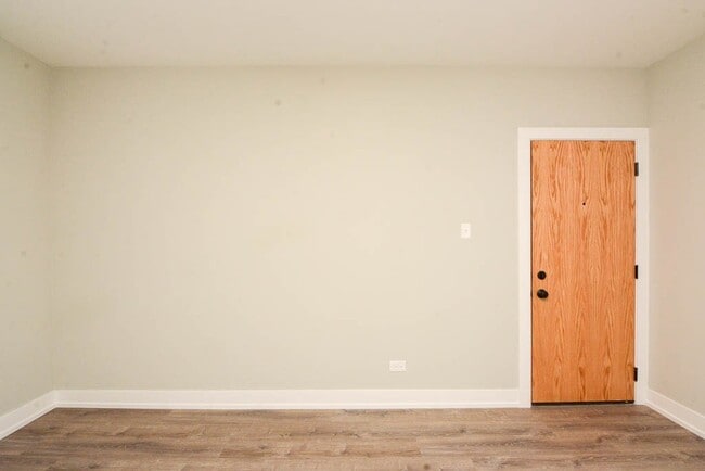 Building Photo - 436 W Belden