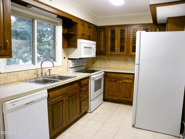 Building Photo - 957 NY-146