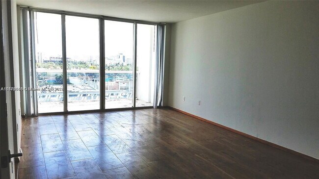 Foto del edificio - 1800 Sunset Harbour Dr