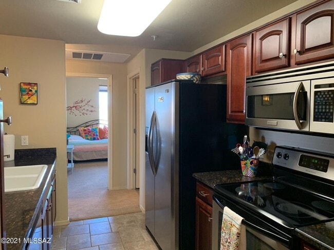 2550 E River Rd Unit 16301 photo'