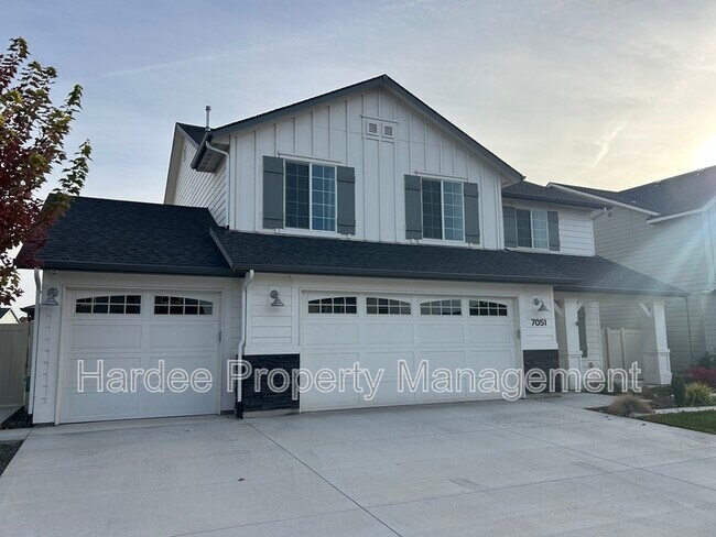 Building Photo - 7051 W Plateau Crk Dr