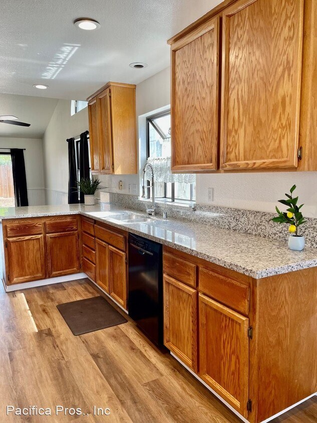 Primary Photo - 3 br, 2 bath House - 5205 Laguna Park Drive