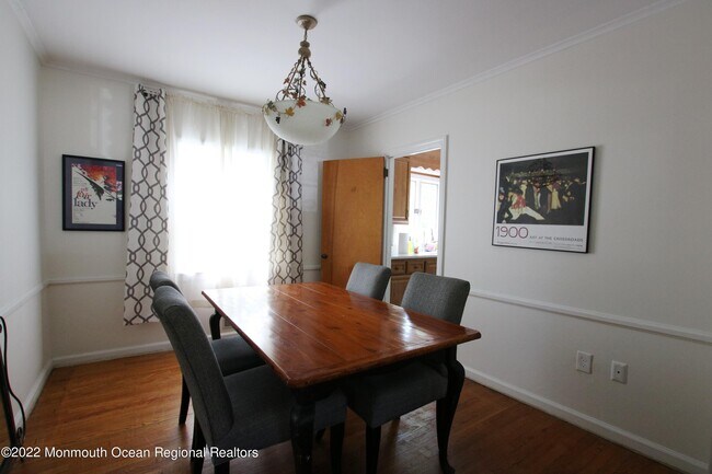 Foto del edificio - 242 Pinecrest Rd