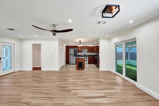 Foto del edificio - 300 SW 19th Ave