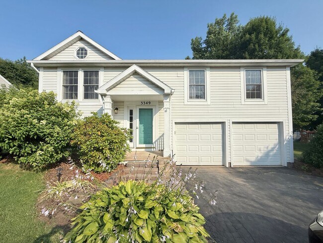 Building Photo - 4 bed house Gananda | HUGE OFFICE | GARAGE...