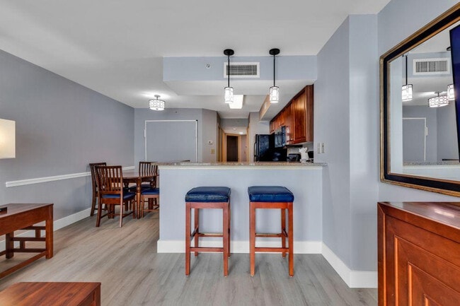 Building Photo - 5308 N Ocean Blvd