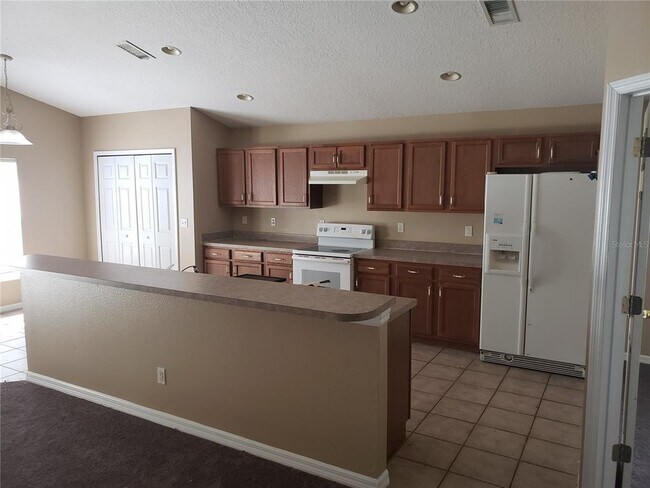 Building Photo - 2255 Merry Rd