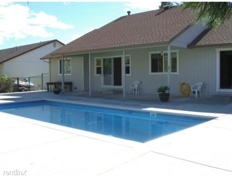 Foto del edificio - 4 br, 2 bath House - 18350 Deer Hollow Rd.
