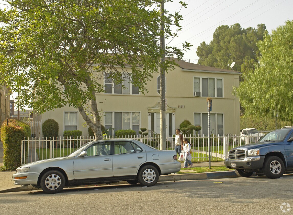 Foto del edificio - 1601 S Van Ness Ave