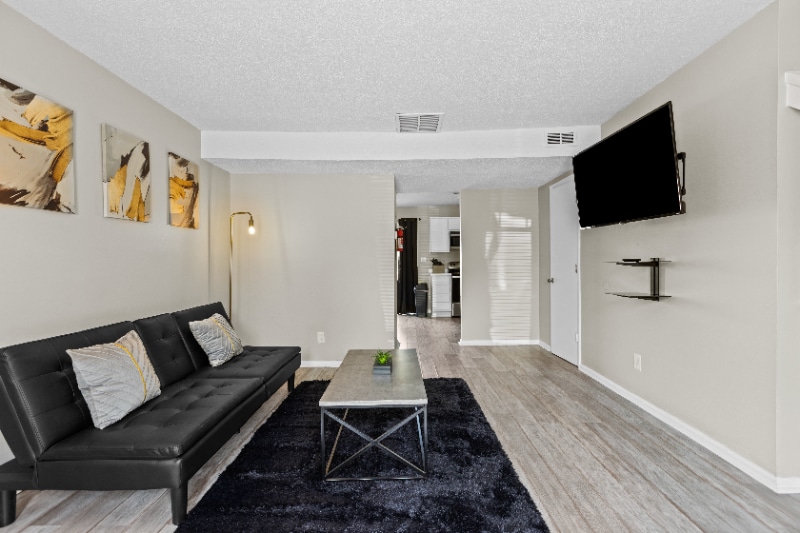 Primary Photo - 100 Mosby Cir