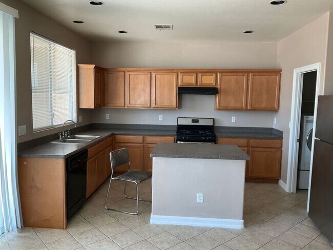 Building Photo - 7946 Skyline View Ct