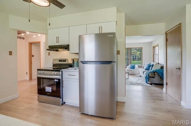 Kitchen - 609 Grandview Dr