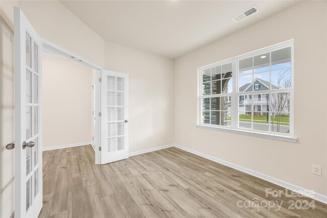Building Photo - 236 Abersham Dr